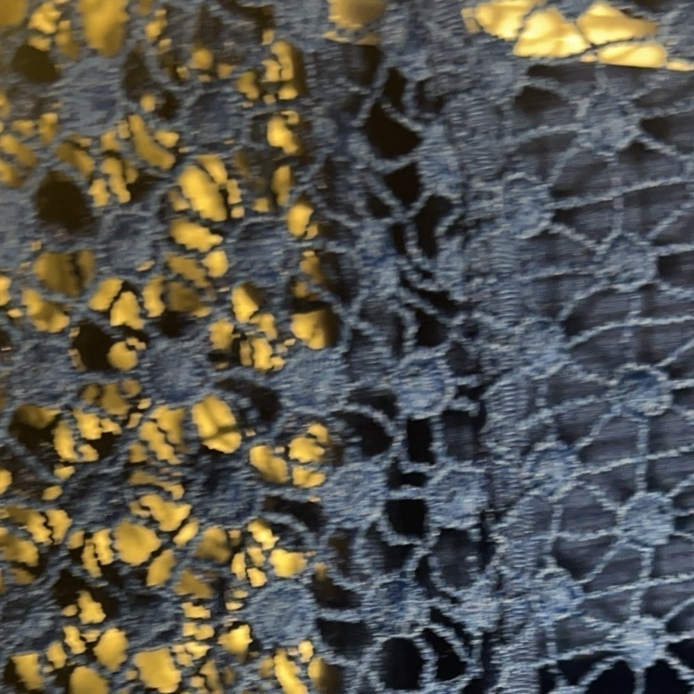 LARGE CATO Crochet Top Blue - Picture 6 of 12